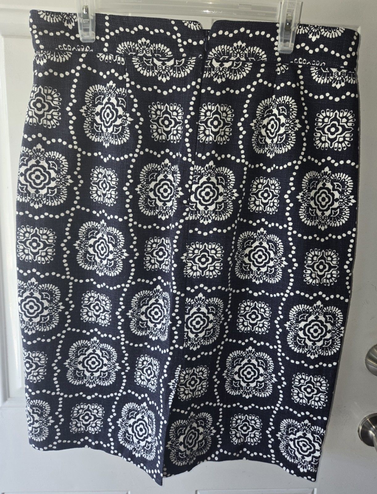 Ann Taylor Loft Women's Navy Blue Pencil Floral Skirt Size 12
